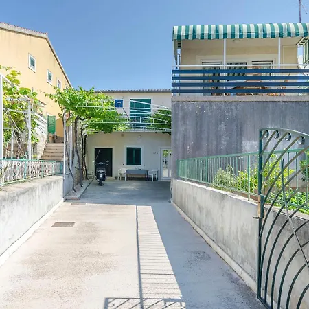 Daire Elvira Blue Vodice